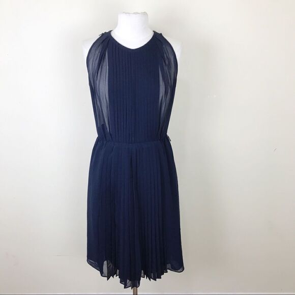 Diane Von Furstenberg Navy Ria Pleated Dress SZ 6 - Picture 2 of 8